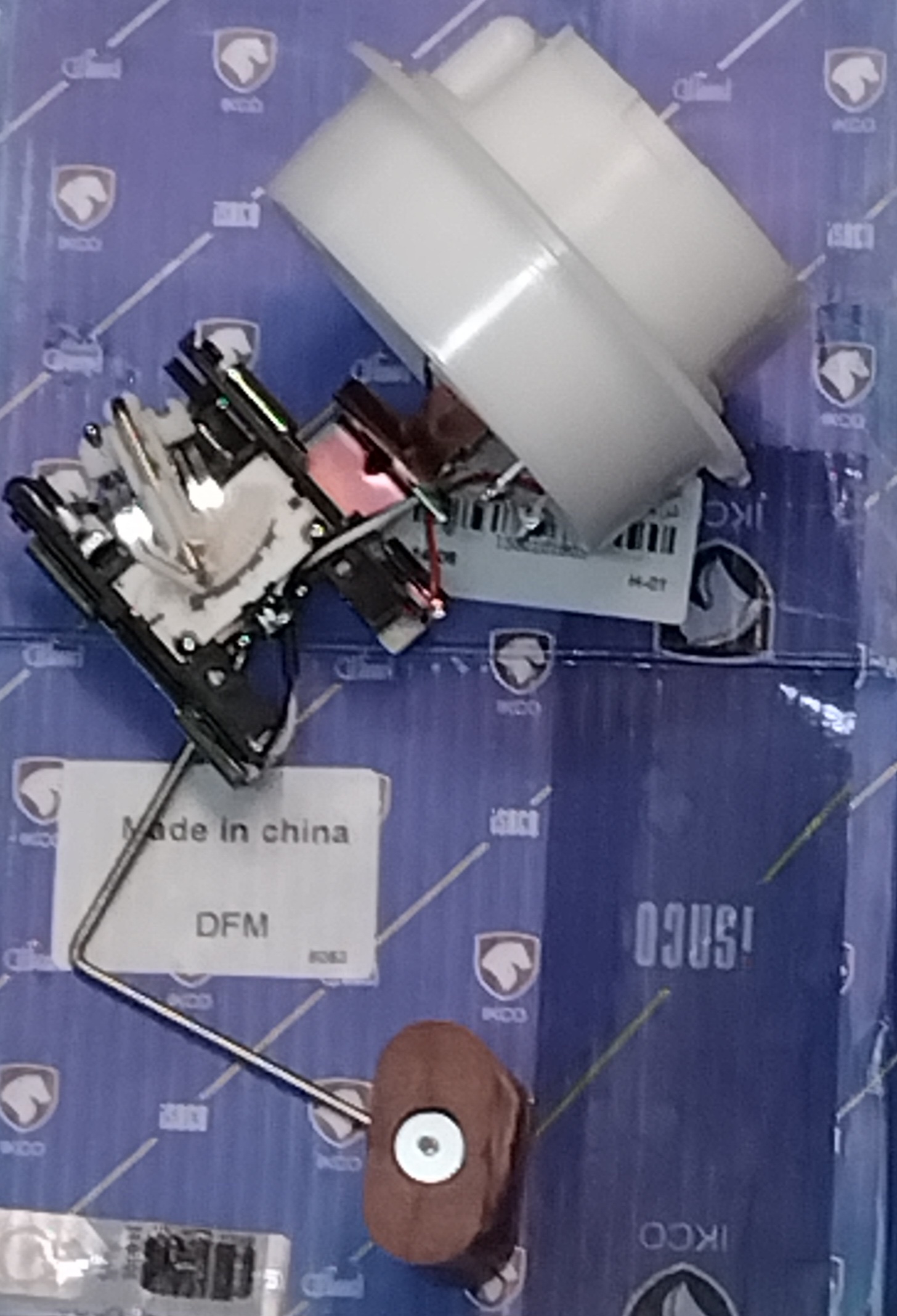 درجه داخل باک بنزین دانگ فنگ H30 S30 ( فنی 1580101801 یا 1580101803 ) ایساکو